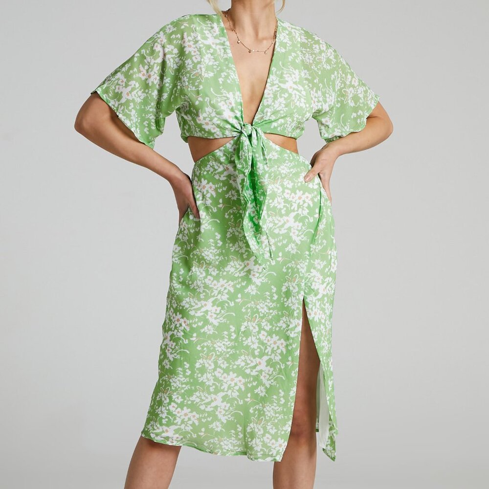 Junie Centre Front Tie Neckline Cape Back Midi Dress in Whispering Floral